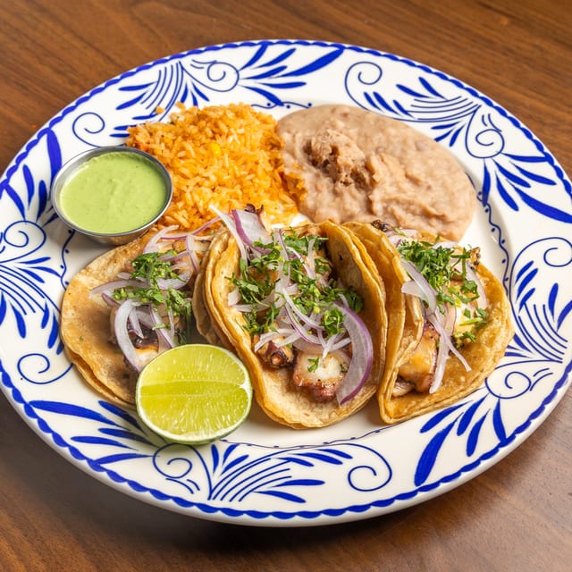 Pulpo Taco Platter.